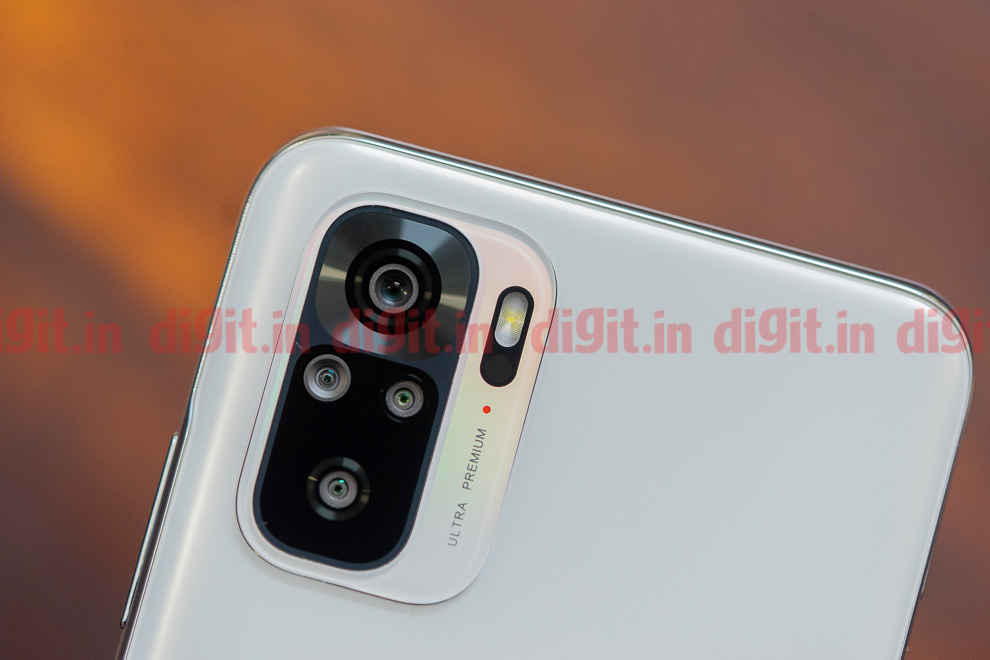 The Redmi Note 10 features a 48MP quad-camera setup, one that visually resembles the Mi 10 Ultra's design to a large extent.