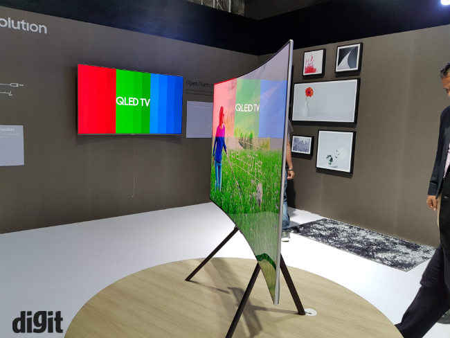 QLED. Классификация QLED. Эластичный QLED дисплей. QLED display иконка.