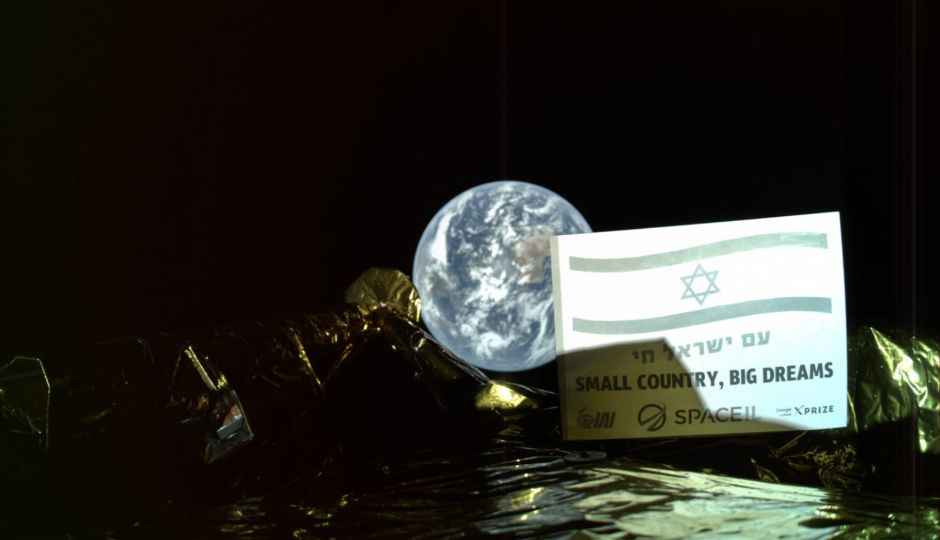 Moon-bound Israeli spacecraft sends back selfie