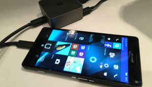 Hands On: Microsoft Lumia 950, 950XL and the new Microsoft Display Dock