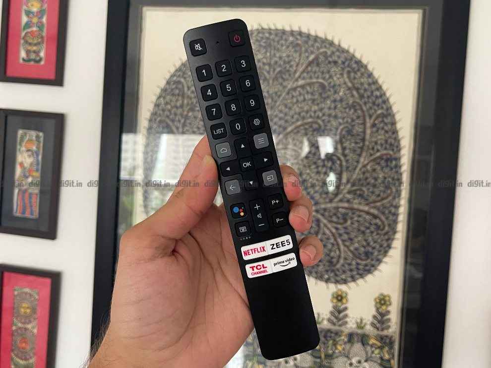 The TCL C825 has a simple remote control. 
