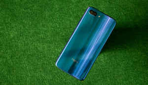 Here’s a quick look at the new Honor 10 flagship smartphone