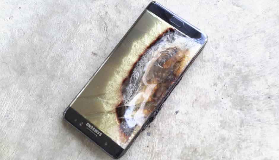 US Regulators investigating replacement Note 7 that caught fire