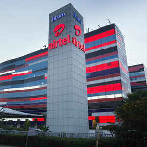 സെക്കന്റ് മാത്രം മതി ഒരു സിനിമ ഡൌൺലോഡ് ചെയ്യാൻ  ഒപ്പം LEDടിവിയും സൗജന്യം ;ജിയോ ഫൈബർ ഓഫറുകൾ