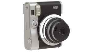 Valentine’s Day Gifts 2022: 10000 টাকার কম খরচে আপনার প্রিয় মানুষকে গিফট করুন ক্যামেরা, হেডফোন ও অন্যান্য গ্যাজেট