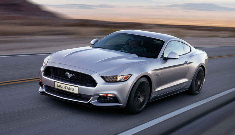 Ford Mustang GT कार भारतात लाँच, किंमत ६५ लाख रुपये