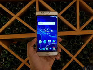 13MP ఫ్రంట్ కెమెరాతో, లభించే స్మార్ట్ ఫోన్స్.