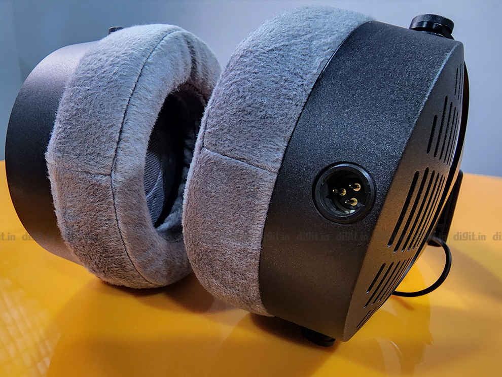 Beyerdynamic DT 900 Pro X Review: Features