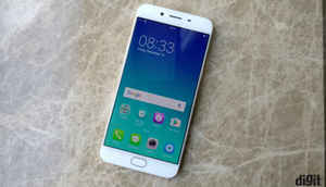 Oppo R9s: In Pictures