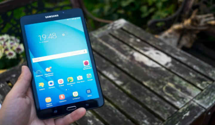 Samsung Galaxy Tab A 2017 ಇದು 8 ಇಂಚಿನ ಡಿಸ್ಪ್ಲೇ ಮತ್ತು 2GB ಯಾ RAM ನೊಂದಿಗೆ ಕೇವಲ 17,990 ರೂಗಳಲ್ಲಿ.