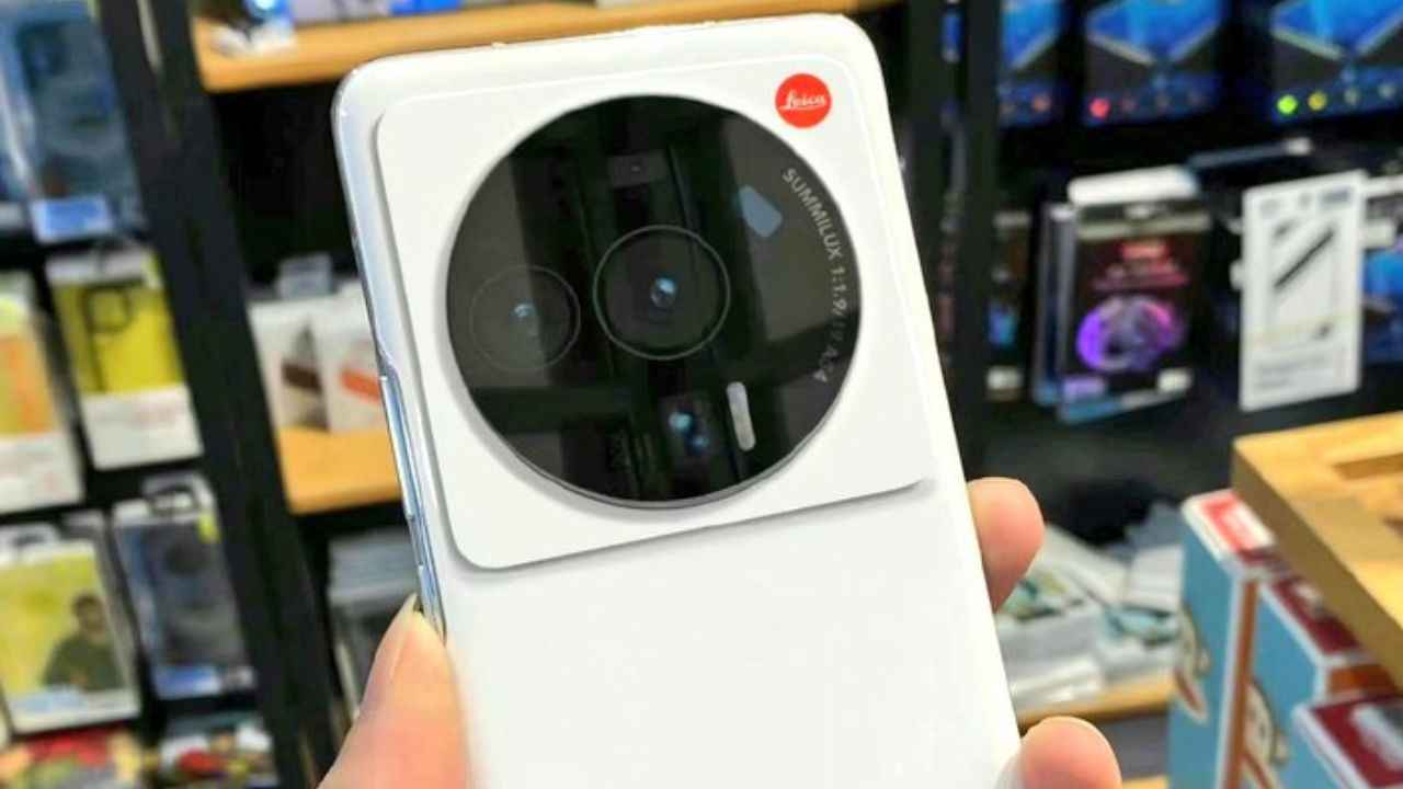 Xiaomi 12 Ultra Live Photos Reveal Massive Round Camera Island And Leica Branding