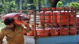 கேஸ்  சிலிண்டர் ஆன்லைனில் புக்  செய்தால் கேஷ்பேக் கிடைக்கும் அதை  எப்படி பெறுவது ?