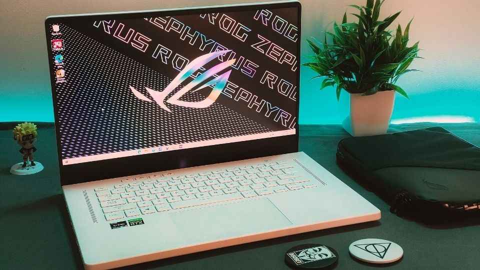 ASUS ROG Zephyrus G15 Review : 2021's Eye-Candy Laptop