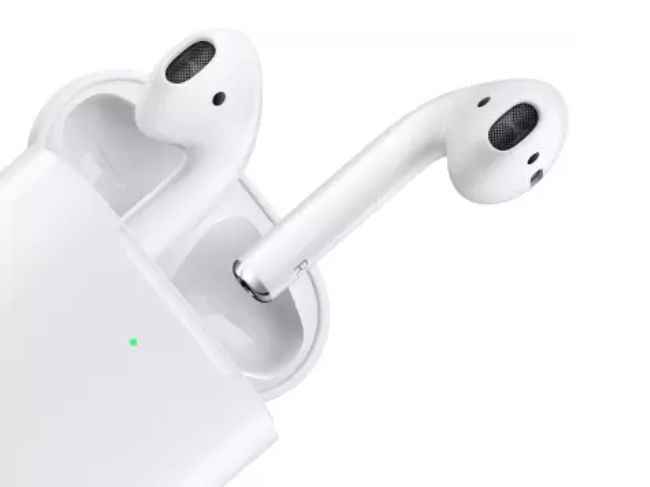  Apple AirPods sale