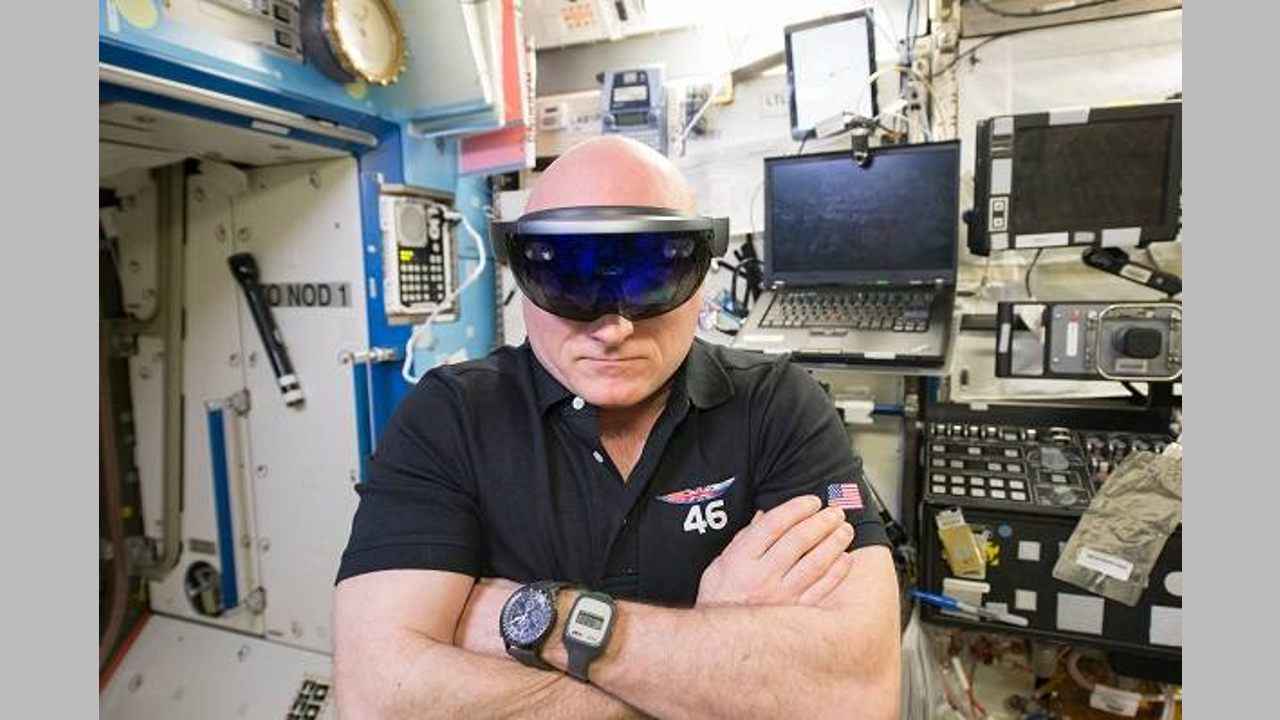 NASA to equip ISS crew with Augmented and Virtual Reality tech to help with repairs and maintenance in space