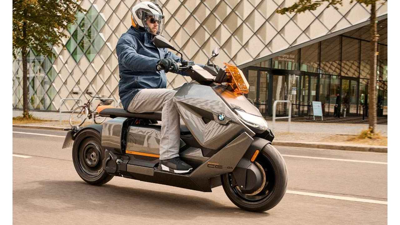 BMW Motorrad BMW CE 04 எலக்ட்ரிக் ஸ்கூட்டருக்கு அசத்தலான புதிய தோற்றத்தை அளித்துள்ளது!