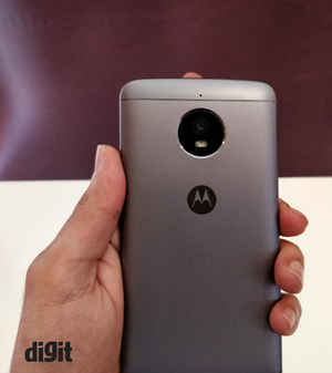 Moto E4 plus   స్మార్ట్ ఫోన్ ఈరోజు  999 రూకే  లభ్యం.