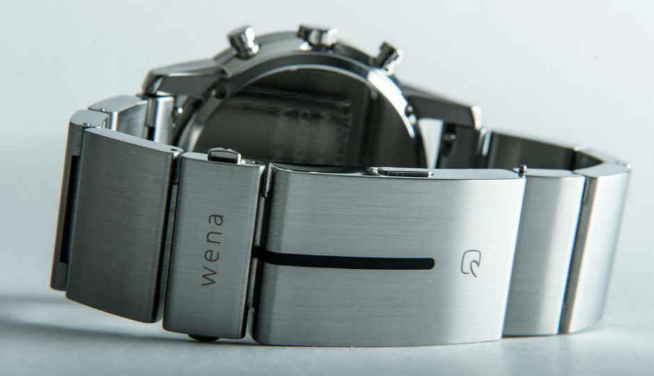 Sony debuts smart wristwatch on crowdfunding platform
