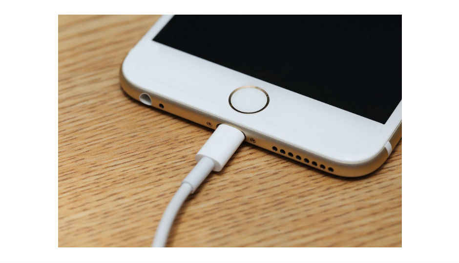 क्या आप भी मोबाइल फ़ोन से जुड़े इन भ्रमों में हैं?