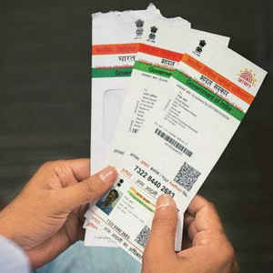 வெறும் பிறந்த தேதியை  வைத்து  ஆதார் கார்டை எப்படி டவுன்லோடு  செய்வது ?