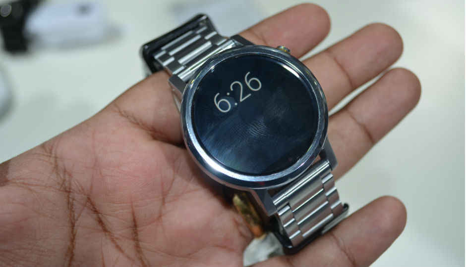 Looking to buy a Smartwatch? Wait for the Moto 360 (2nd Gen) launch next month