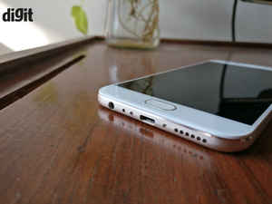 विवो V5 प्लस स्मार्टफ़ोन अब हुआ भारत में सेल के लिए उपलब्ध