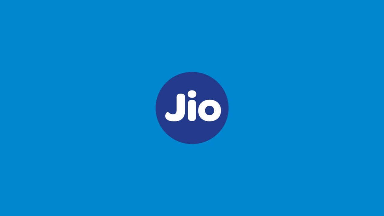 Reliance Jio अपने कुछ यूज़र्स को दे रहा है हर रोज़ 2जीबी फ्री डाटा