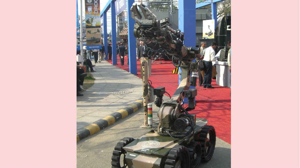 Daksha Robot: देश का पहला एंटी टेरर रोबोट है Daksha; जानिये इसके 10 शानदार फीचर