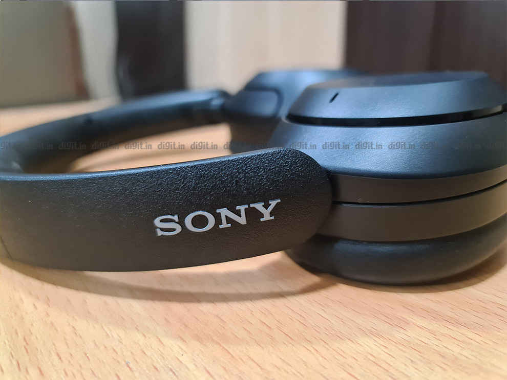 Sony WH-XB910N Review: Build and design