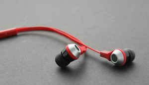 भारत में Rs. 1,000 की कीमत में मिलने वाले सबसे बढ़िया IEMs (अक्टूबर 2016)