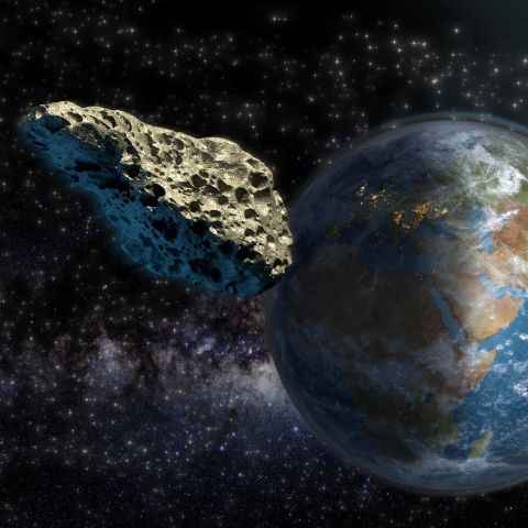 Humongous returning asteroid to pass by Earth today