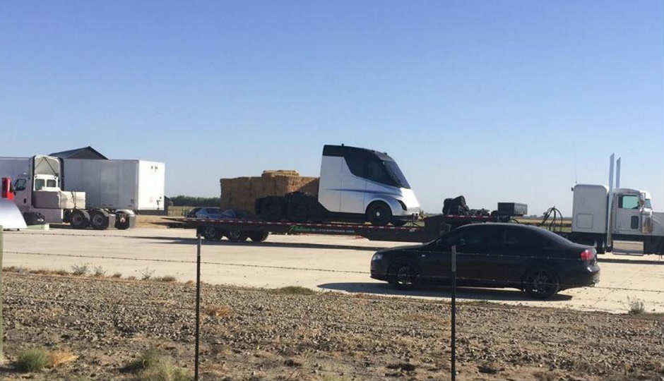 We seem to have caught our first glimpse of Tesla’s electric semi truck