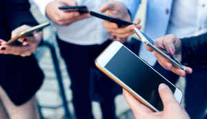 ये हैं Rs 25,000 की कीमत में आने वाले टॉप 10 स्मार्टफोंस (2020)