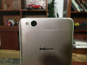 అమెజాన్ లో 20  స్మార్ట్ ఫోన్స్ పై  భారీ డీల్స్ .