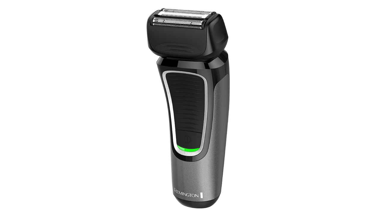 Electric shavers with a rechargeable battery