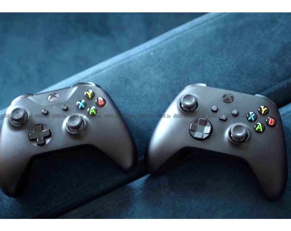 The Xbox Series X controllers looks quite similar to the Xbox One controller.