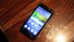 2015 में आये कुछ कॉम्पैक्ट स्मार्टफोंस