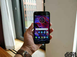 మార్కెట్ ని షేక్ చేస్తున్న బెస్ట్  స్మార్ట్ ఫోన్స్ ఇవే ,  మరియు కొన్ని కొత్తవి కూడా .