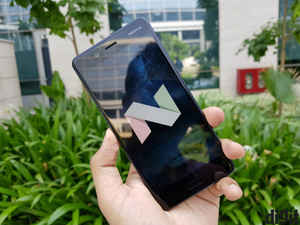 సెల్ఫీ ని మరింత అద్భుతంగా  తీర్చిదిద్దటానికి  భారత్ లో లాంచ్ అయిన Nokia 8, డ్యూయల్ కెమెరా సెటప్ తో