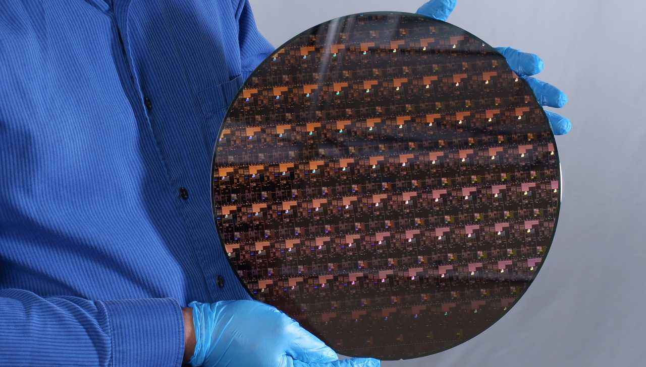 IBM unveils the world’s first 2nm chip