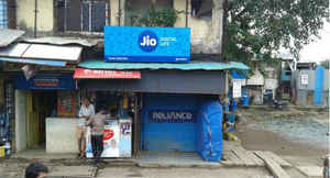 டெலிகாம் நிறுவனங்களின் அசத்தலான திட்டங்கள்