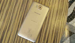 पैनासोनिक एलुगा नोट: इन पिक्चर्स