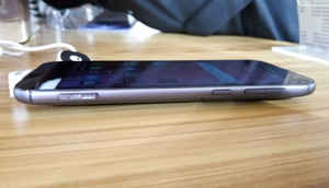 Asus Zenfone Zoom: In Pictures