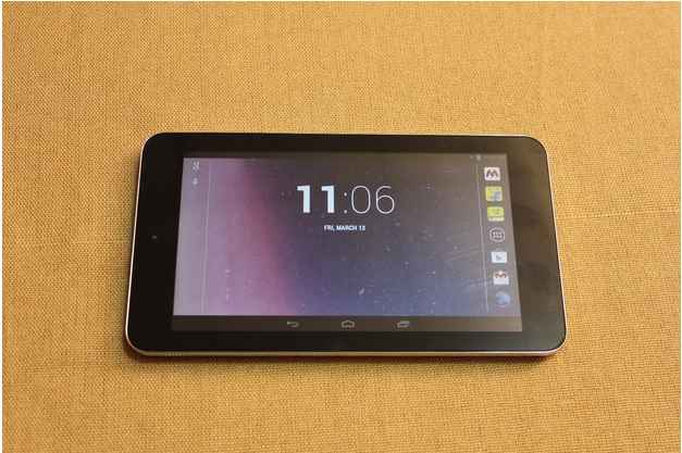 A closer look at the Digiflip Pro ET701 Android tablet, priced at Rs. 3,999