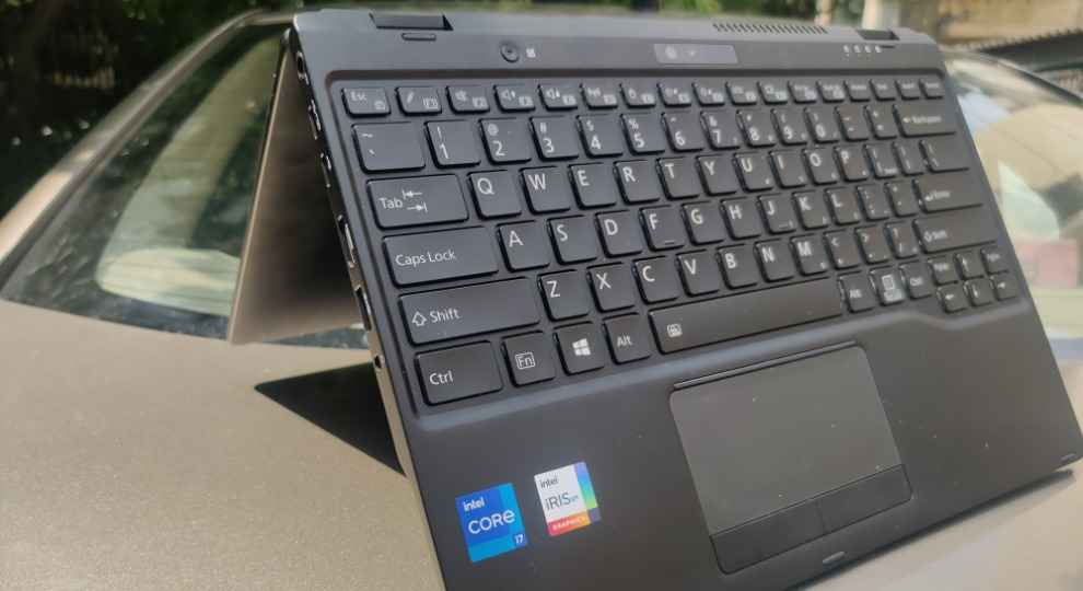 FUJITSU UH-X 2-in-1 convertible laptop review price specs details features