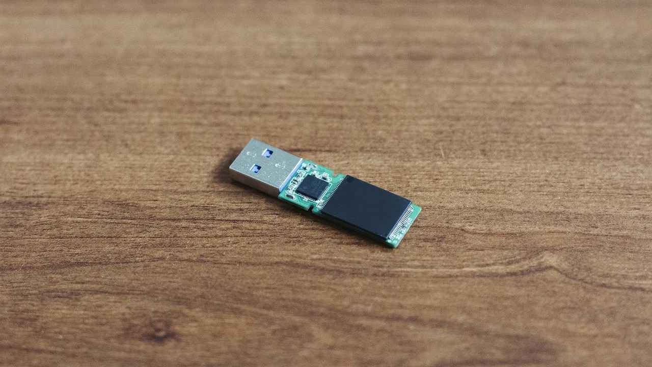USB drives pose a grave data security concern for industries: Report