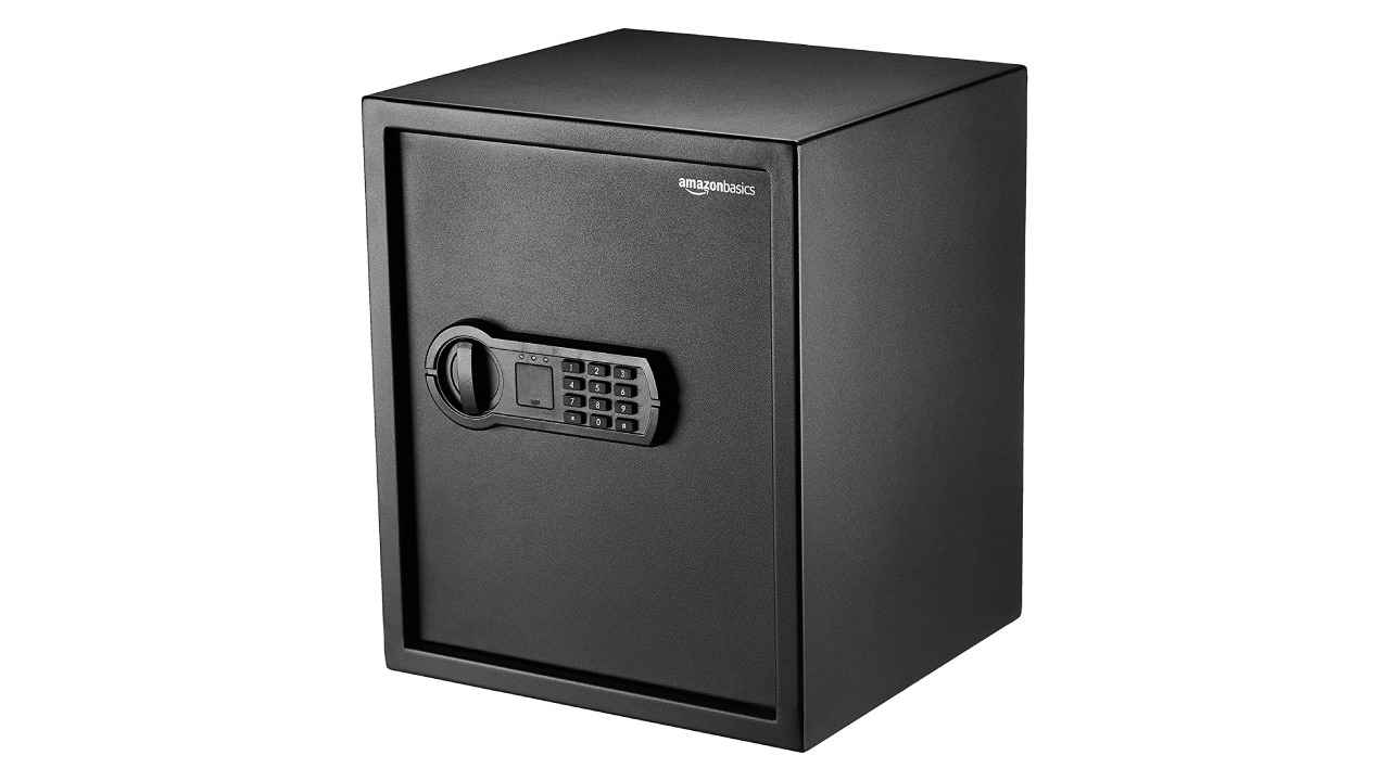 Electronic safes with a fingerprint sensor for easy access