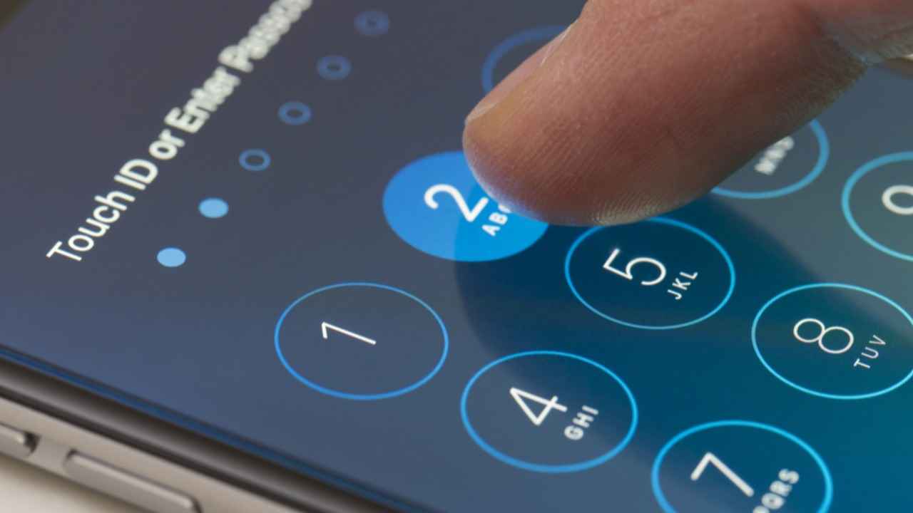 फोन चोरी होने पर आपका पर्सनल डेटा भी आ सकता है खतरे में, कैसे सुरक्षित रखें फोन का डेटा, ये रहे स्टेप्स