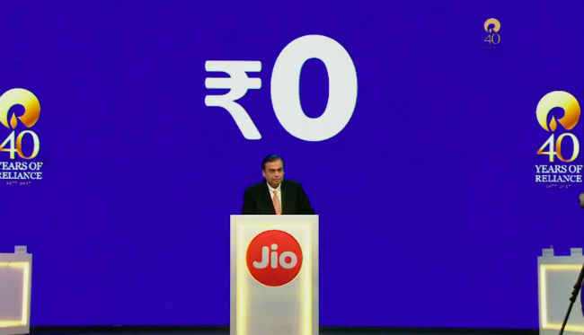 మీరు JIO  4G ఫోన్ కొనాలనుకుంటున్నారా ?  ఇదిగో ఇలా చేయండి బుకింగ్