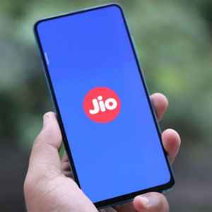 Reliance Jio, Airtel, Vodafone: 7টি সেরা প্রিপেড প্ল্য়ান যা দেয় 365 দিনের ভেলিডিটি সহ 1.5GB বা আরও ডেটা
